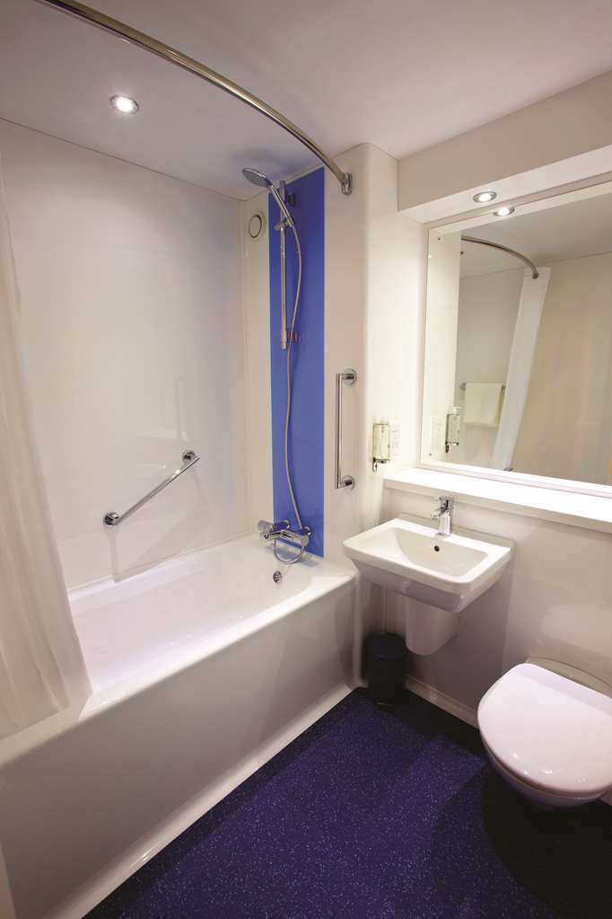 Travelodge Bromborough Port Sunlight Quarto foto
